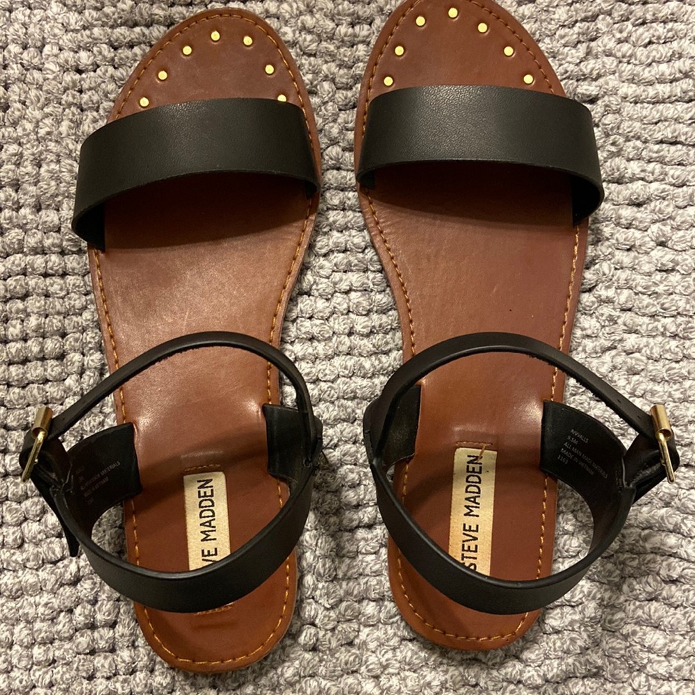 Steve Madden Rivvalls open-toes sandals.